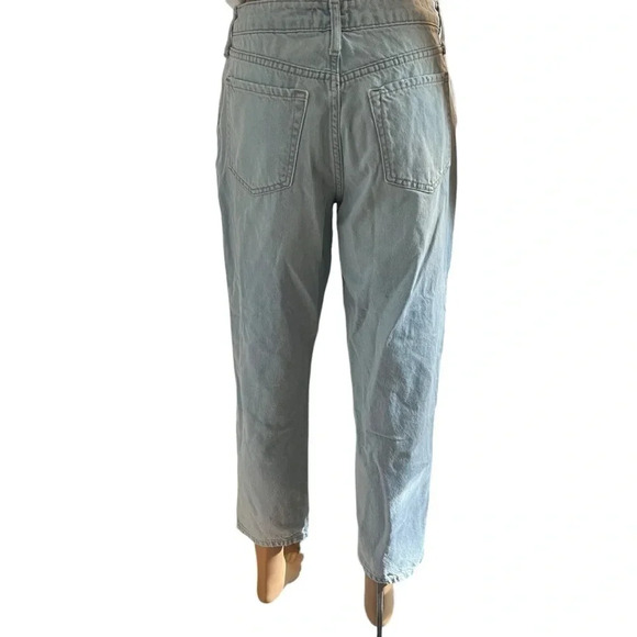 Forever 21 Light Wash Jeans - Picture 4 of 6